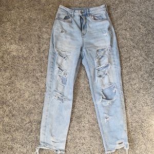 Size 4 Short American Eagle Curvy Mom Jeans
